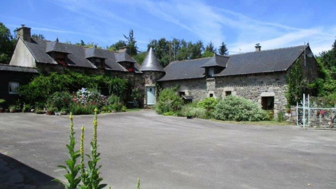 Le Petit Chateau Noyal-Pontivy Exterior photo