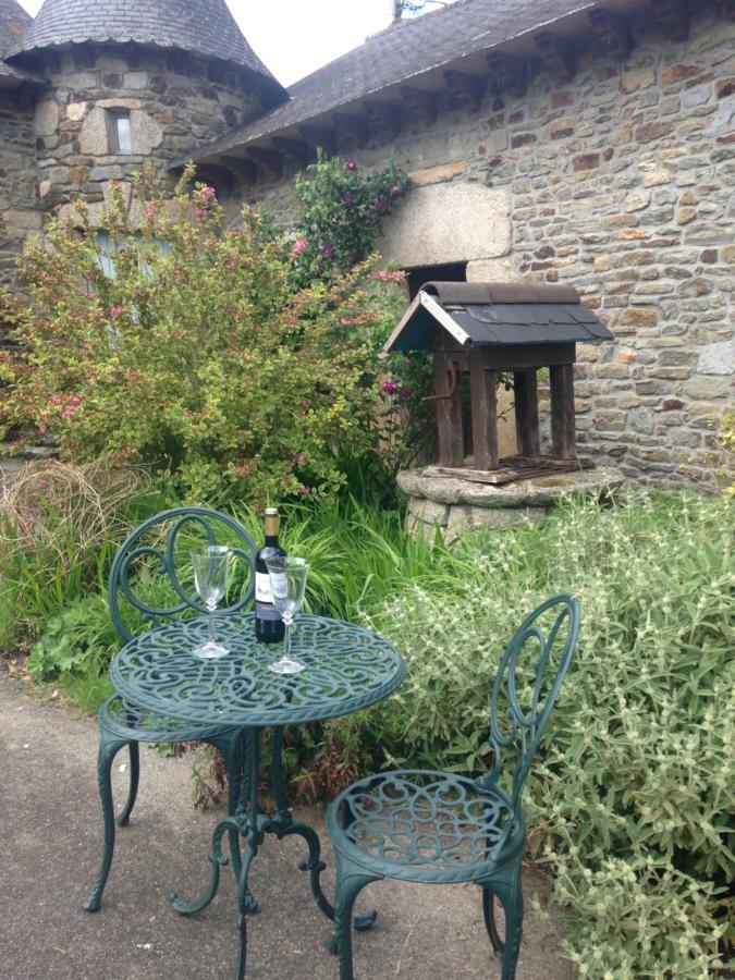 Le Petit Chateau Noyal-Pontivy Exterior photo