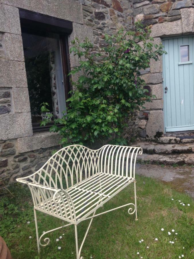 Le Petit Chateau Noyal-Pontivy Exterior photo